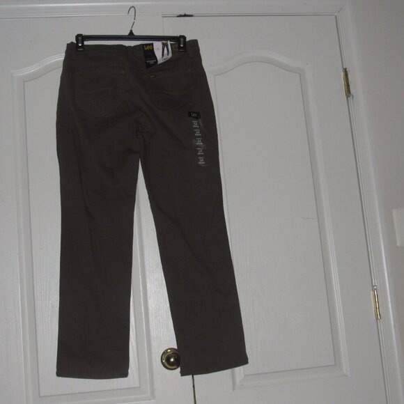 NWT LEE Relaxed Fit Mid-Rise Straight Leg Brown Pants Size 14M - Picture 3 of 8